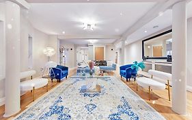 Ultra Massive House By Hyde Park